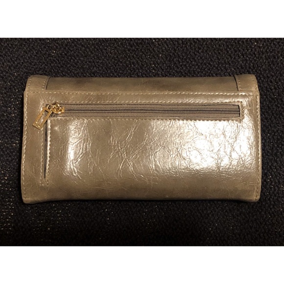 Guess Wallet - Picture 2 of 8